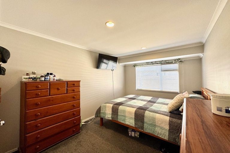 Photo of property in 12 Mellefont Close, East Tamaki Heights, Auckland, 2016