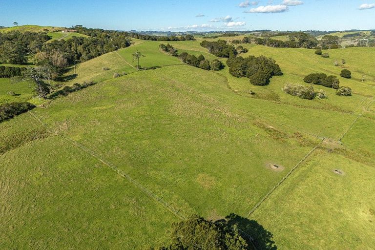 Photo of property in 174 Stoney Creek Road, Kaukapakapa, 0873