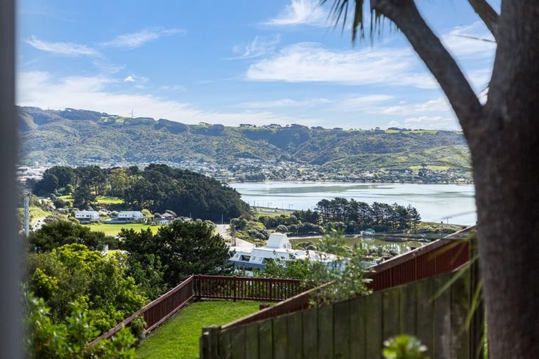 Photo of property in 12 Tombane Terrace, Papakowhai, Porirua, 5024