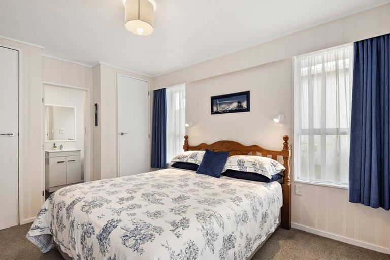 Photo of property in 5 Caesars Place, Churton Park, Wellington, 6037