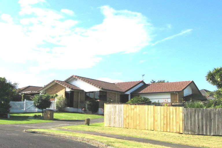 Photo of property in 9 Sharples Place, Somerville, Auckland, 2014