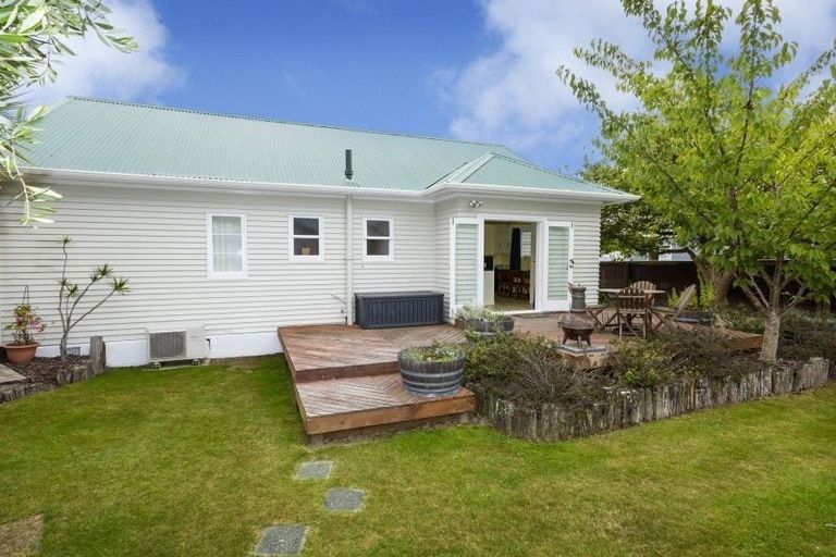 Photo of property in 76 Bell Road, Waiwhetu, Lower Hutt, 5010