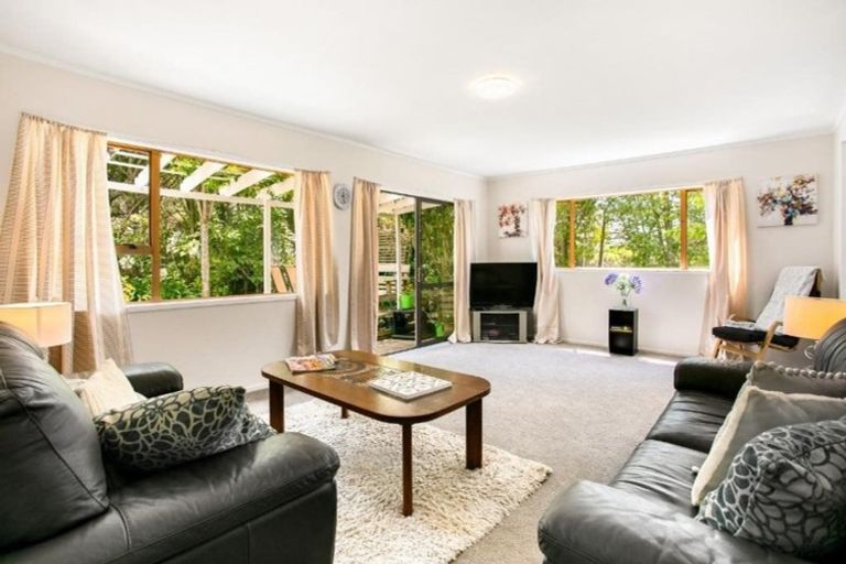 Photo of property in 14 John Downs Drive, Browns Bay, Auckland, 0630