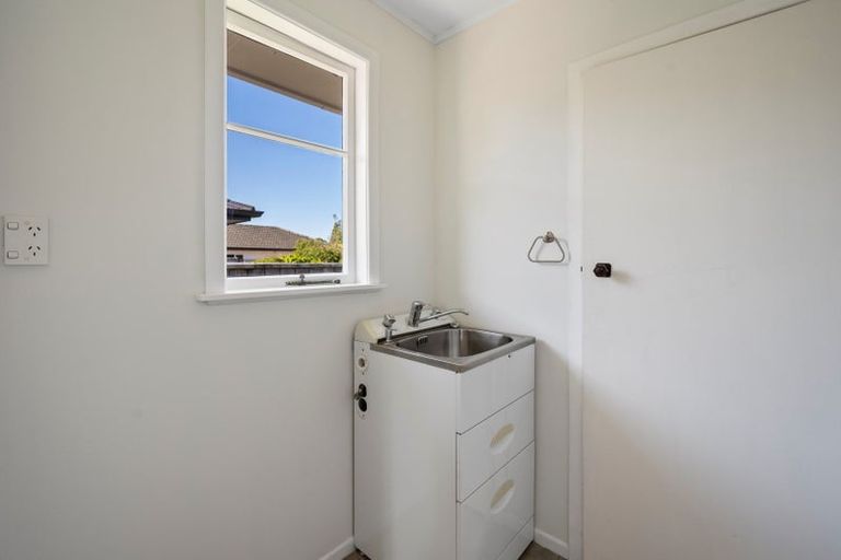 Photo of property in 14 Warwick Crescent, Taradale, Napier, 4112