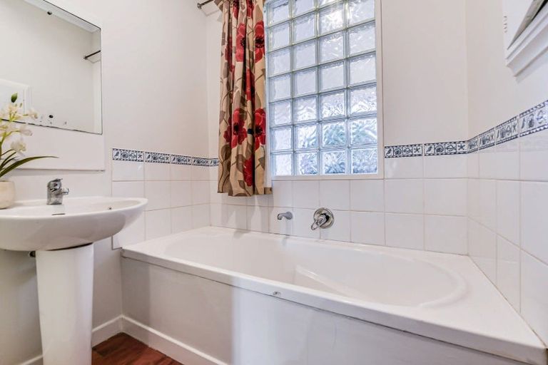 Photo of property in 24 Normandy Avenue, Melville, Hamilton, 3206