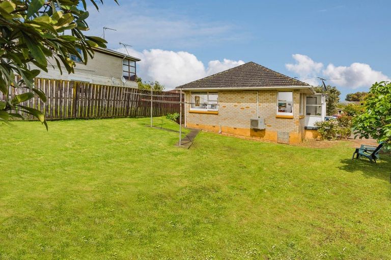 Photo of property in 2/2 Mcdonald Crescent, Mount Wellington, Auckland, 1060