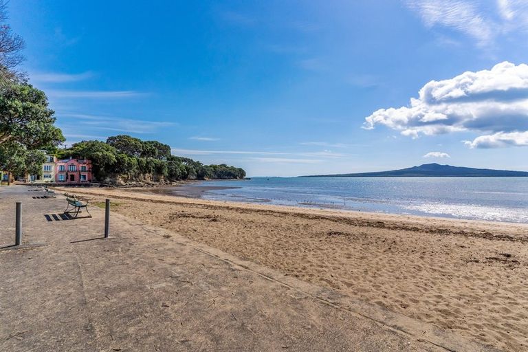 Photo of property in 15 Arawa Avenue, Devonport, Auckland, 0624