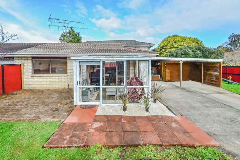 Photo of property in 1/158 Gossamer Drive, Pakuranga Heights, Auckland, 2010