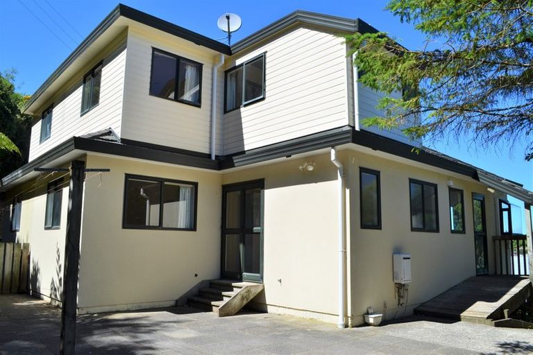 Photo of property in 21 Ladbrooke Drive, Newlands, Wellington, 6037