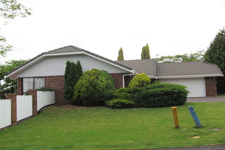 Photo of property in 4 Elana Court, Conifer Grove, Takanini, 2112