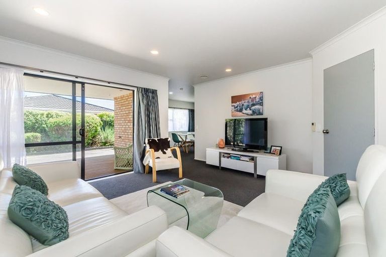 Photo of property in 6 Hemi Street, Waikanae, 5036