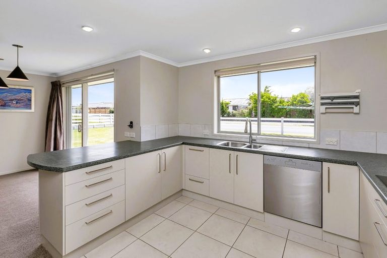 Photo of property in 20 Sando Way, One Tree Point, 0118