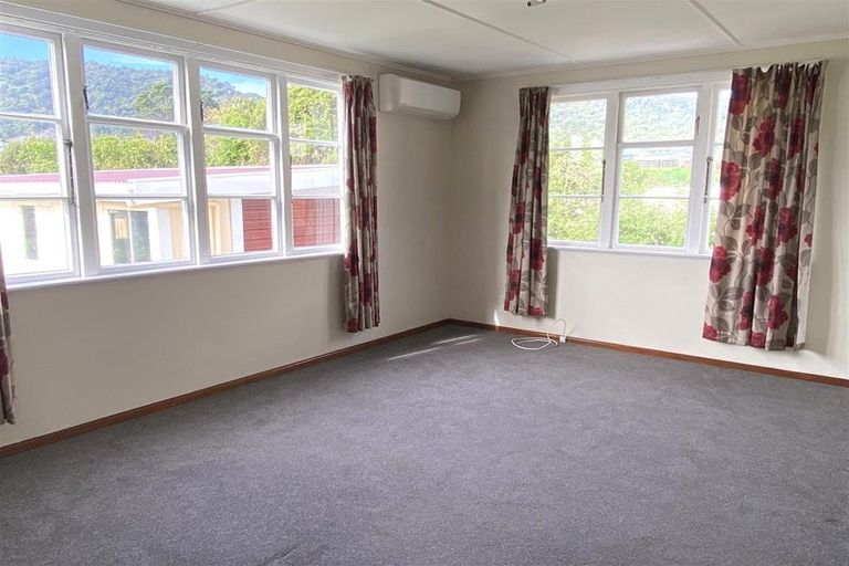 Photo of property in 43 Ward Street, Cobden, Greymouth, 7802