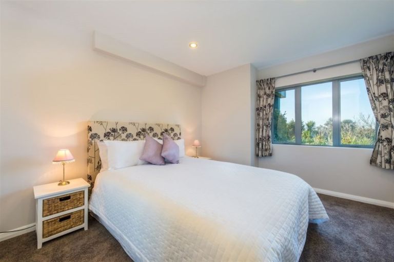 Photo of property in 201 Whangaparaoa Road, Red Beach, 0932