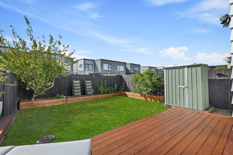 Photo of property in 21 Ian Morrison Road, Hobsonville, Auckland, 0616
