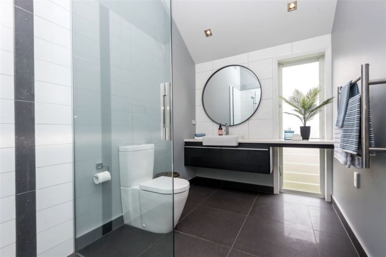 Photo of property in 44 Oceania Place, Mellons Bay, Auckland, 2014