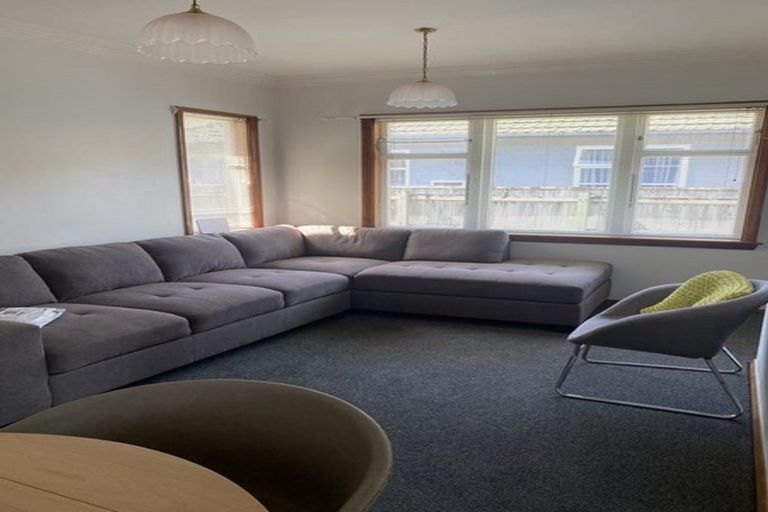 Photo of property in 15 Oxford Crescent, Ebdentown, Upper Hutt, 5018