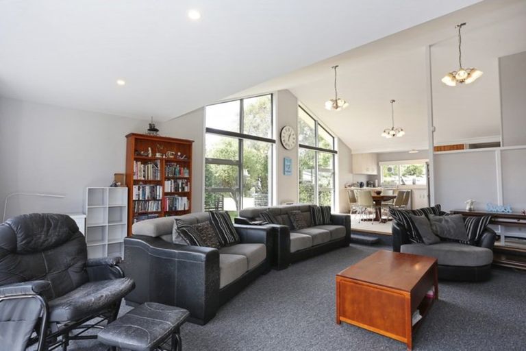 Photo of property in 14 John Street, Otatara, Invercargill, 9879