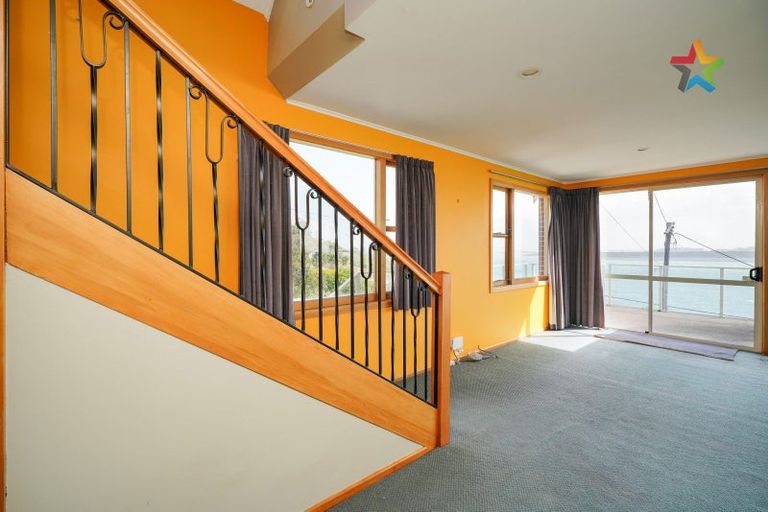 Photo of property in 14 Marine Parade, Bluff, 9814