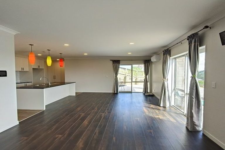 Photo of property in 48 Bur Oak Terrace, Schnapper Rock, Auckland, 0632