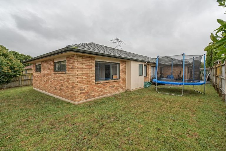 Photo of property in 52 Montilla Place, Manurewa, Auckland, 2102