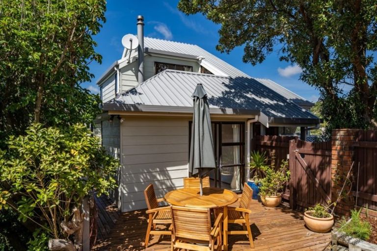 Photo of property in 30 Seaview Road, Paremata, Porirua, 5024