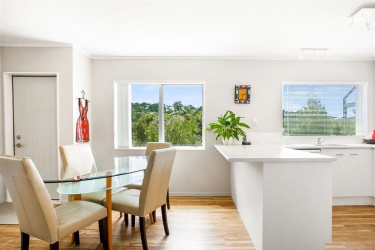 Photo of property in 120 Glen Road, Ranui, Auckland, 0612