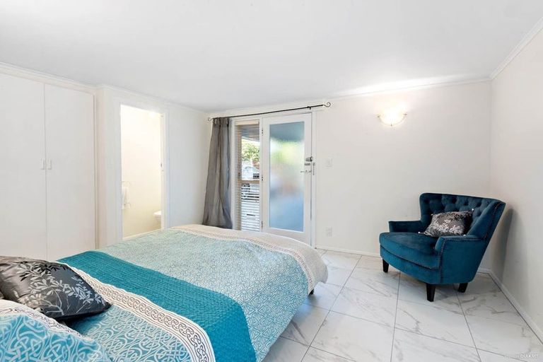 Photo of property in 103 Matipo Road, Mairangi Bay, Auckland, 0630
