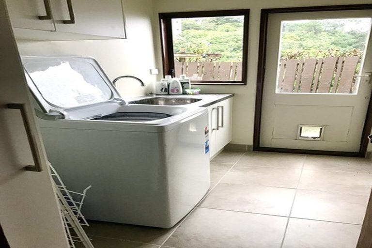 Photo of property in 52 Homebush Road, Khandallah, Wellington, 6035