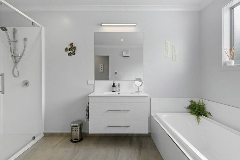 Photo of property in 4 Aubrey Lane, Cracroft, Christchurch, 8022