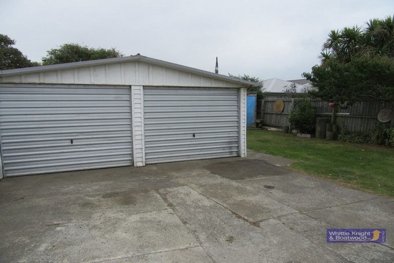 Photo of property in 28 Effingham Street, North New Brighton, Christchurch, 8083