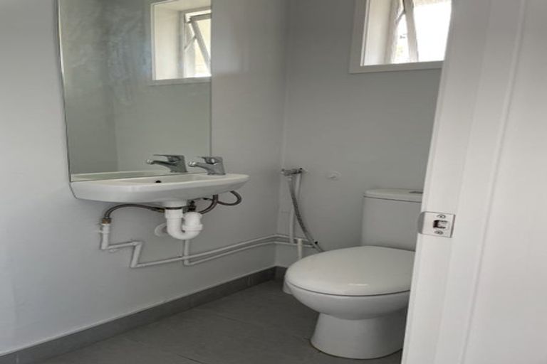 Photo of property in 1/163 Onewa Road, Birkenhead, Auckland, 0626