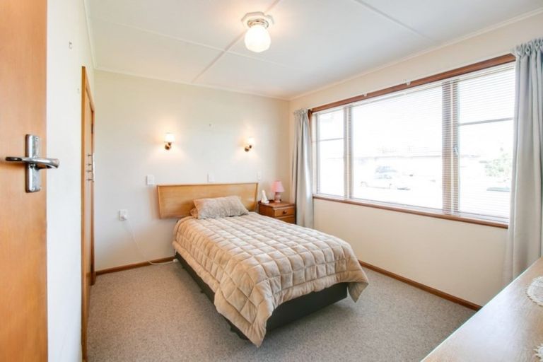 Photo of property in 14 Shackleton Street, Maraenui, Napier, 4110