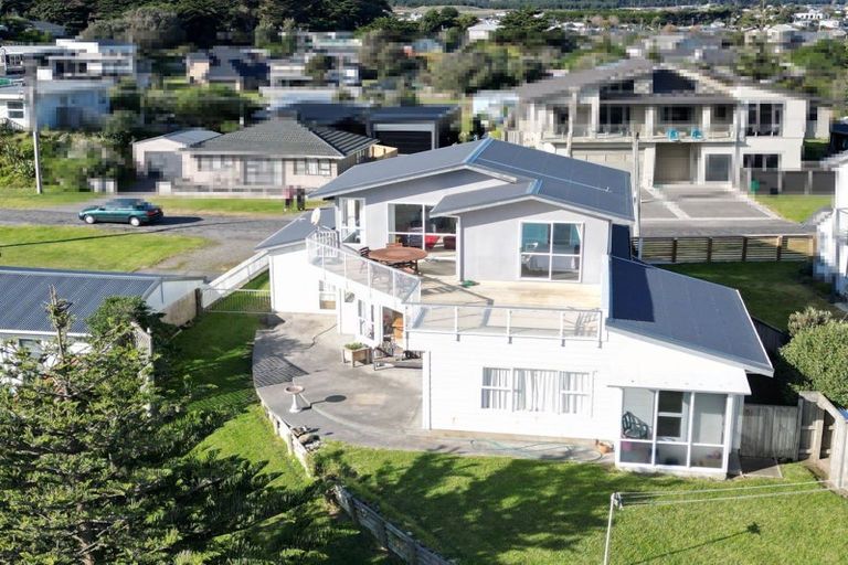 Photo of property in 34 Nelson Street, Foxton Beach, Foxton, 4815