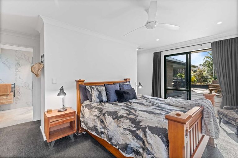 Photo of property in 39 Kendallvale Drive, Waiuku, 2123