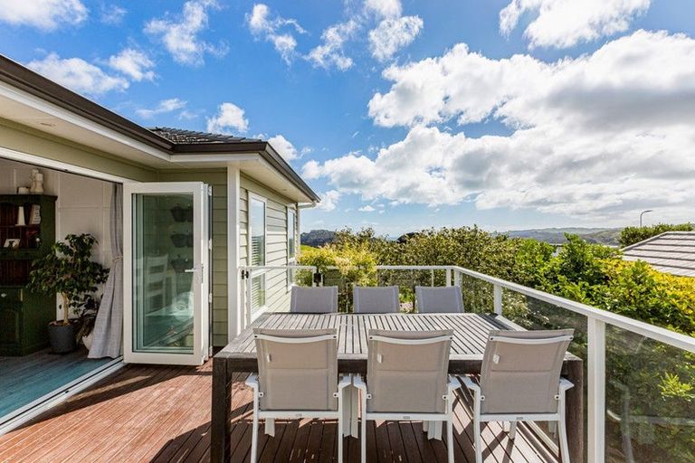 Photo of property in 144 Endeavour Drive, Whitby, Porirua, 5024