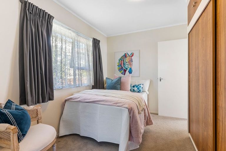 Photo of property in 4/112 Gossamer Drive, Pakuranga Heights, Auckland, 2010