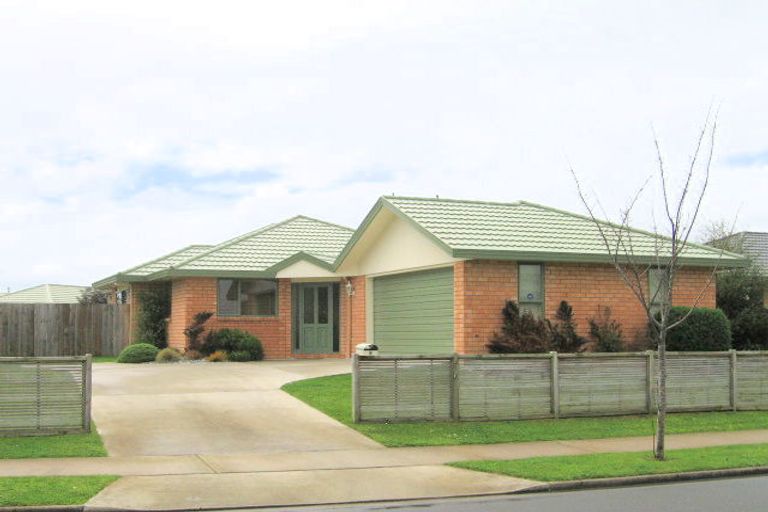 Photo of property in 11 Twickenham Place, Nawton, Hamilton, 3200