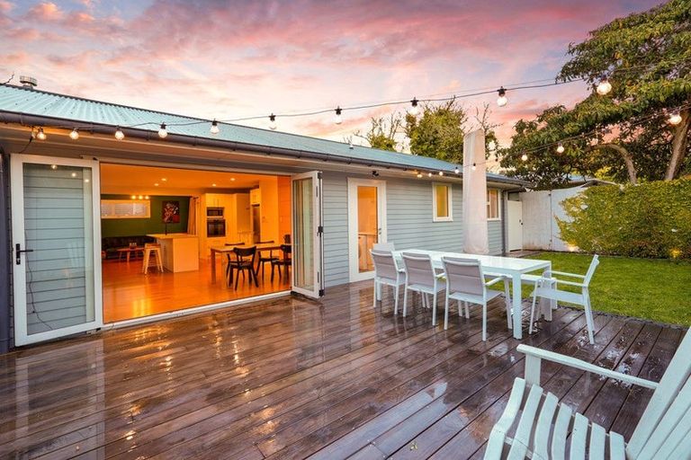 Photo of property in 22 Paragon Avenue, Beach Haven, Auckland, 0626