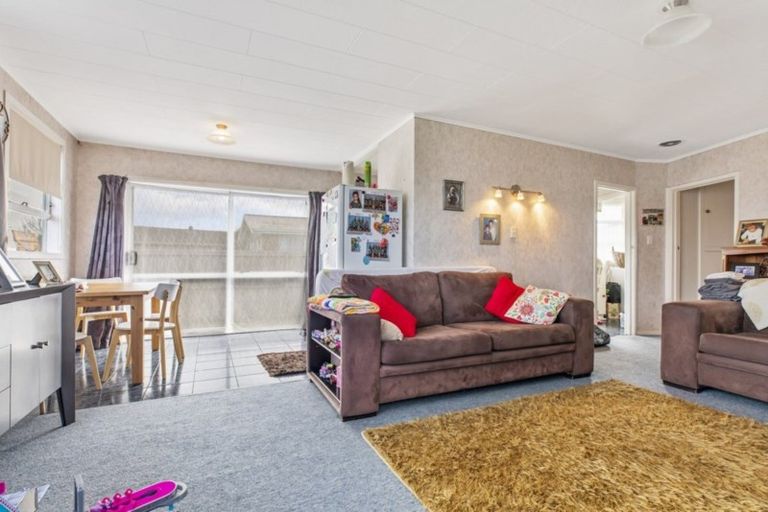 Photo of property in 6 Lugton Street, Nawton, Hamilton, 3200