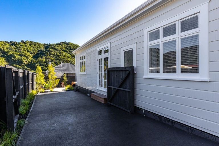 Photo of property in 95b Waikawa Road, Picton, 7220