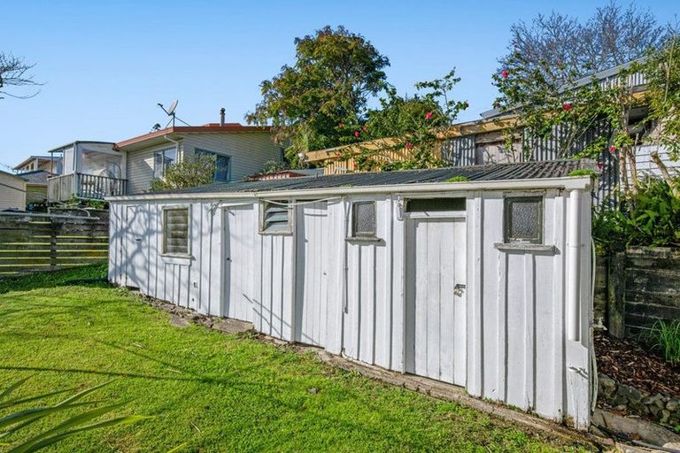 Photo of property in 22 Garfield Road, Helensville, 0800