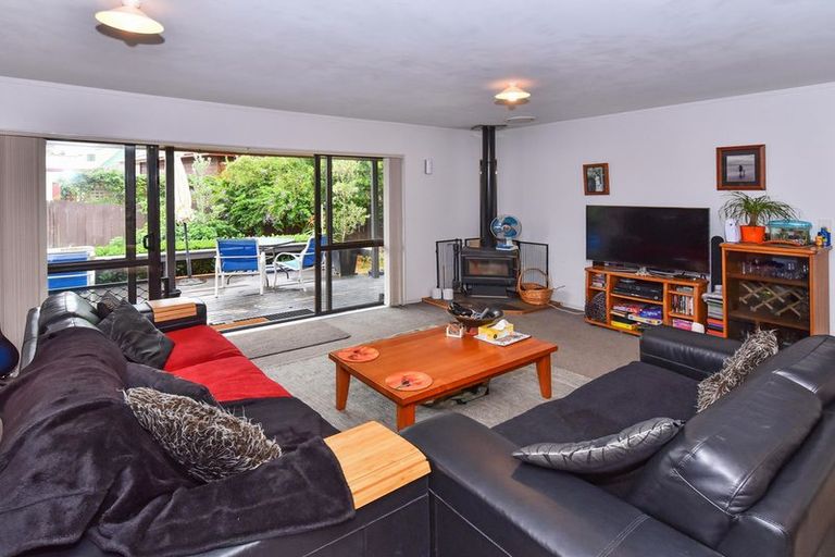 Photo of property in 8 Hadley Wood Drive, Wattle Downs, Auckland, 2103