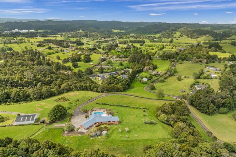 Photo of property in 30 Galliard Way, Kauri, 0185