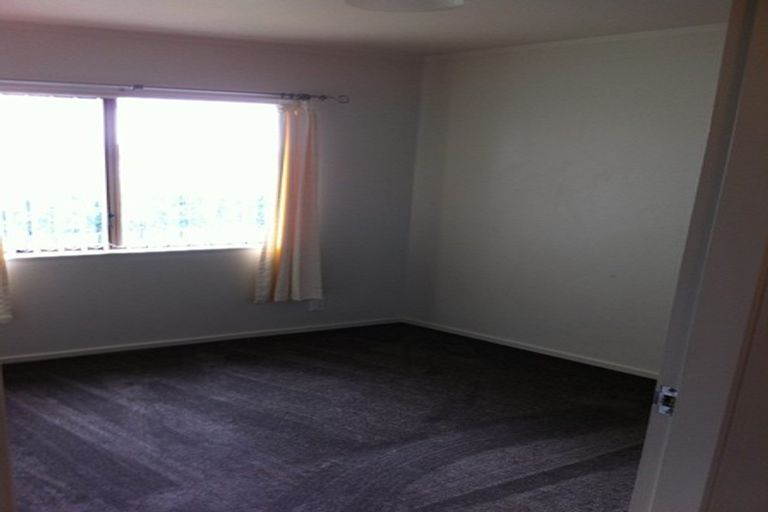 Photo of property in 61a Farquhar Road, Glendene, Auckland, 0602