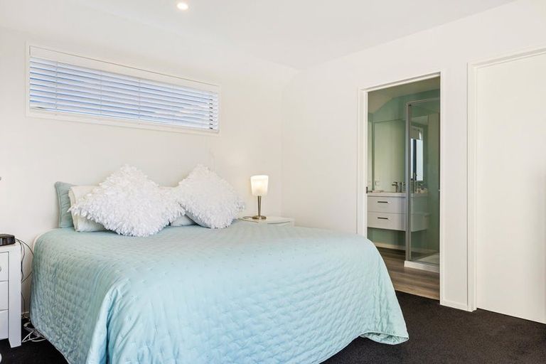 Photo of property in 16 Quinn Crescent, Woodend, 7610