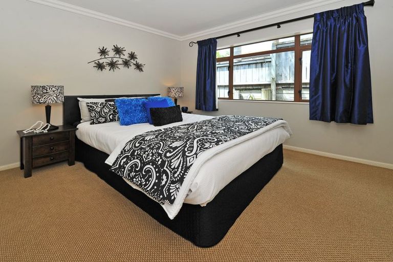 Photo of property in 6 Phoenicia Court, The Gardens, Auckland, 2105