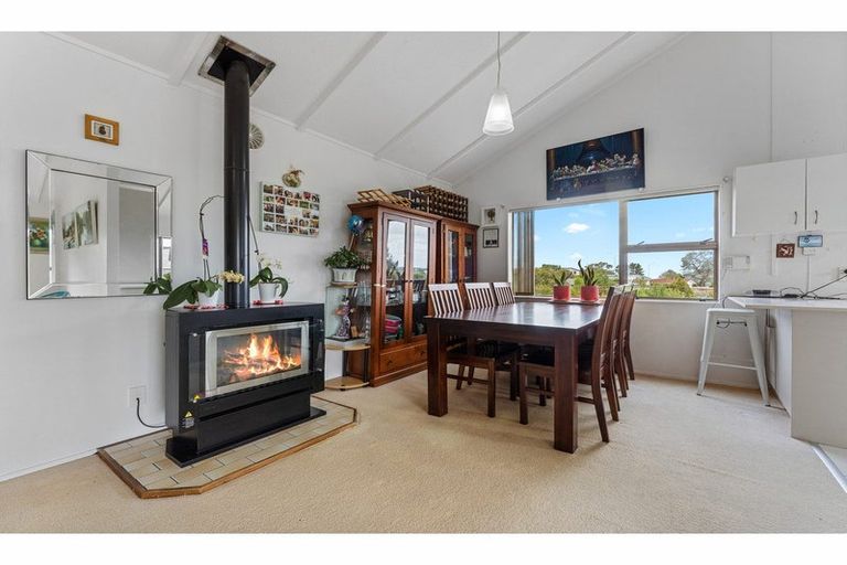 Photo of property in 1/33 Sapphire Place, Bayview, Auckland, 0629