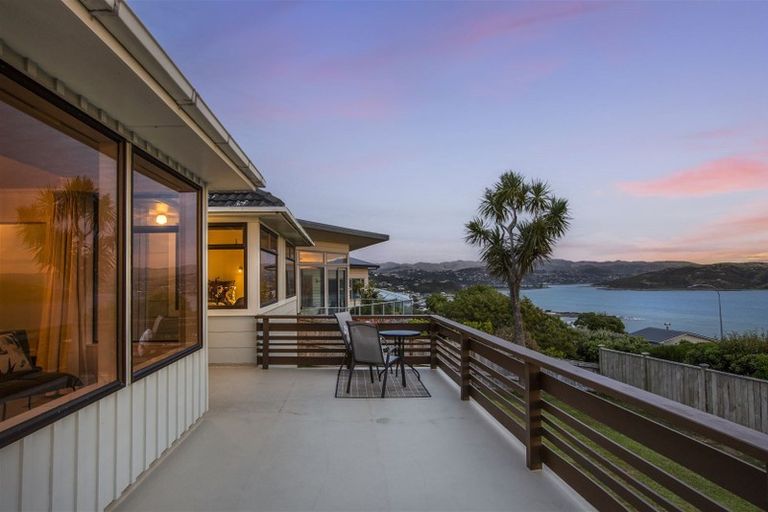 Photo of property in 77 Motuhara Road, Plimmerton, Porirua, 5026