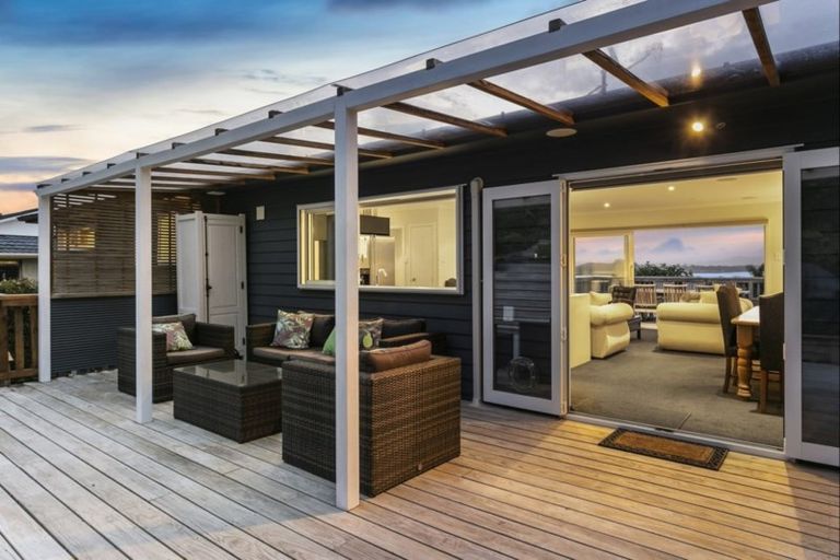 Photo of property in 18 Kanohi Terrace, Mangere Bridge, Auckland, 2022